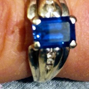 10ktwhite Gold in Sapphire with diamonds